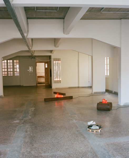 Bright File (June), Haus N, Αθήνα, Ελλάδα, 2018: Γενικό πλάνο, Κωστής Βελώνης, Cracking Love, 2018; Χρήστος Τζίβελος, Untitled, 1994 and 1990; Ίρις Τουλιάτου, Untitled (Still Not Over You), 2018