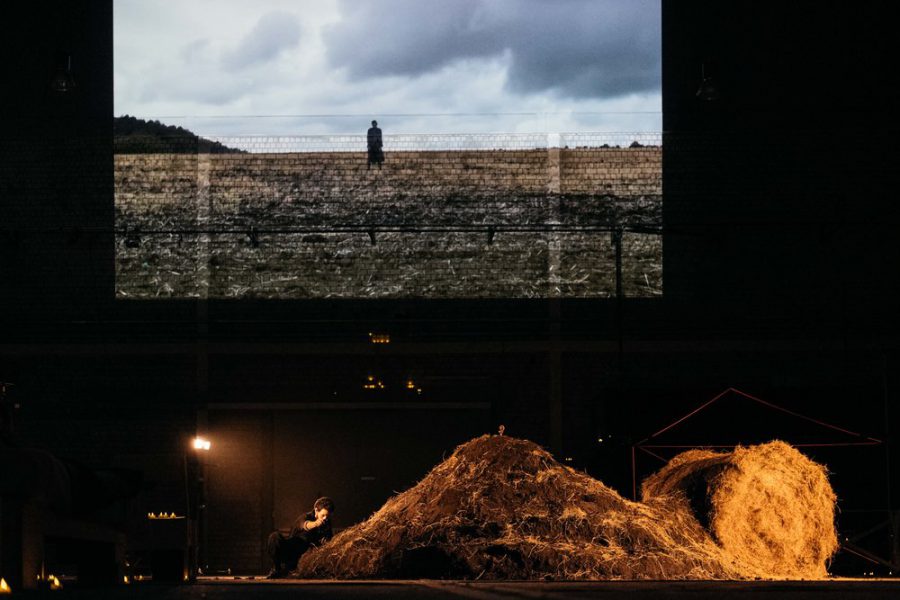 ÜBUNG IN TRAUER/EXERCISE IN MOURNING, 2018, 65 Hours durational piece, Stylianos Tsatsos Maria Magdalena Ludewig, Ph:Ellie Tsatsou
