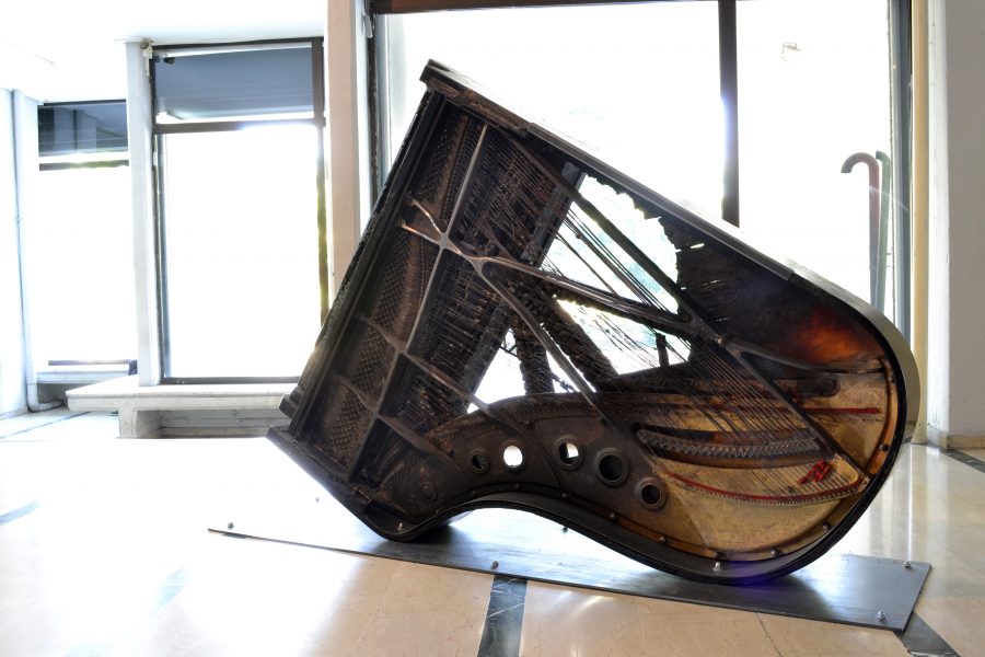 On a burned piano, 2015
