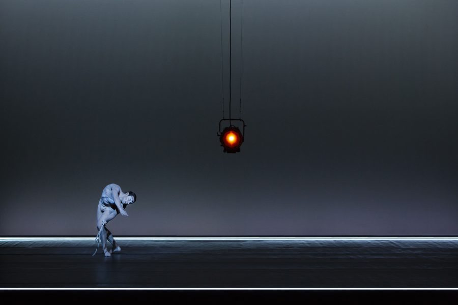 Robert Wilson, Oedipus Rex, 2018, 75'