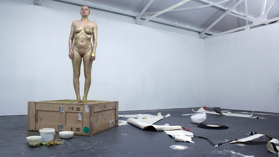 The most precious non-object, 2016, διάρκεια: 6 ώρες, performance μακράς διάρκειας, ME/YOU YOU/ME, Gallery Sensei, Λονδίνο, ΗΒ. Φωτογραφία: Patricio Soto Aguilar.