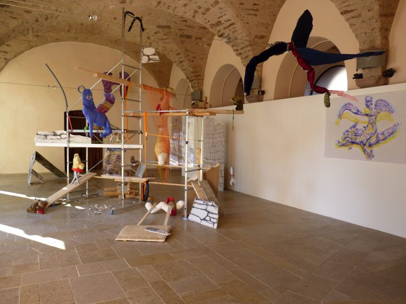 Murs en suspens, 2019, εγκατάσταση μεικτής τεχνικής, διαστάσεις μεταβλητές