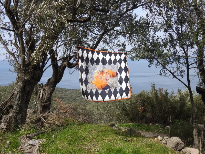 Trust (Dolphin Spectrum), 2021- ,  φορετό εργαλείο, ελληνικό μετάξι