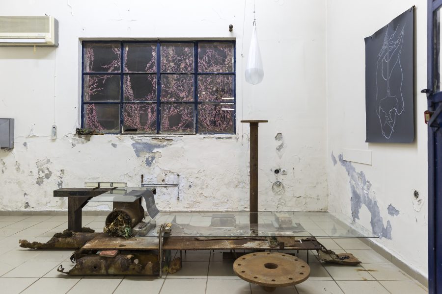 Εγκιβωτισμός, 2023, εγκατάσταση, μικτά υλικά, διαστάσεις μεταβλητές